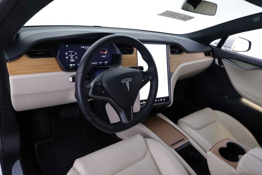 Tesla Model S vaihtoauto