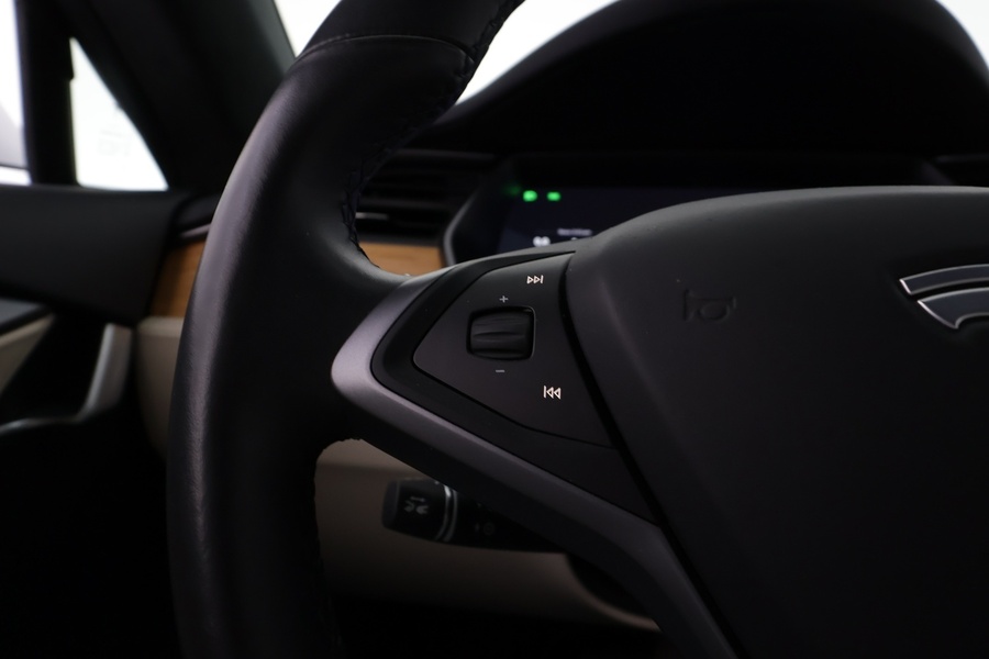 Tesla Model S vaihtoauto