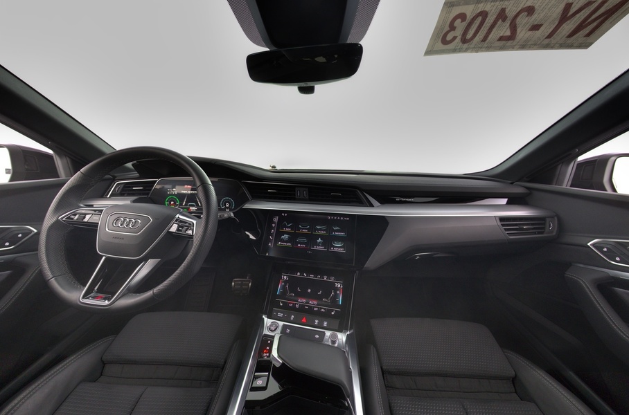 Audi Q8 e-tron vaihtoauto