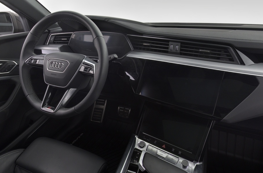 Audi Q8 e-tron vaihtoauto