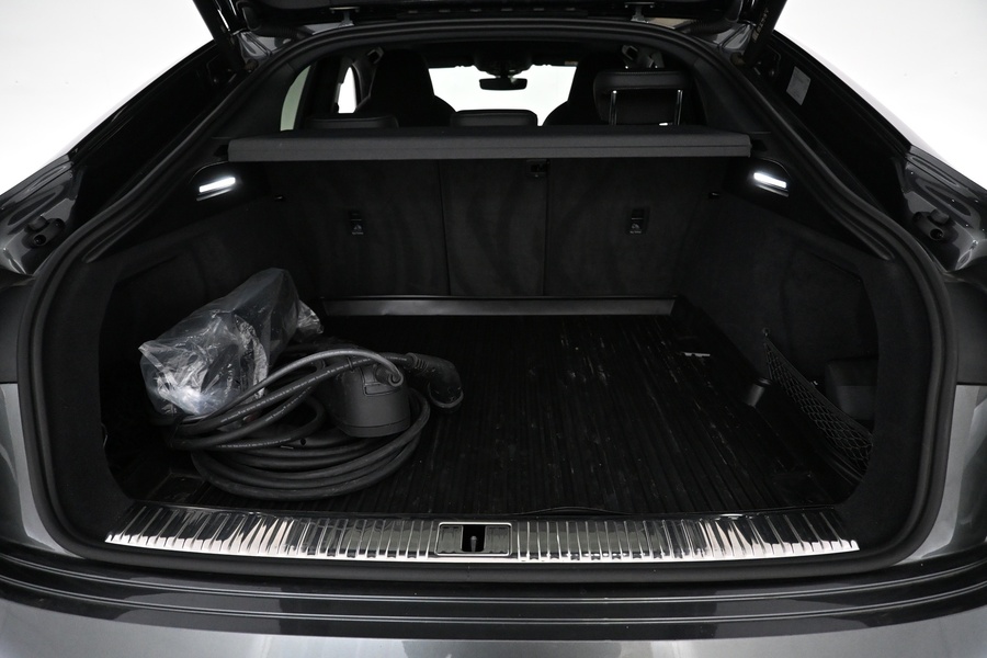 Audi Q8 e-tron vaihtoauto