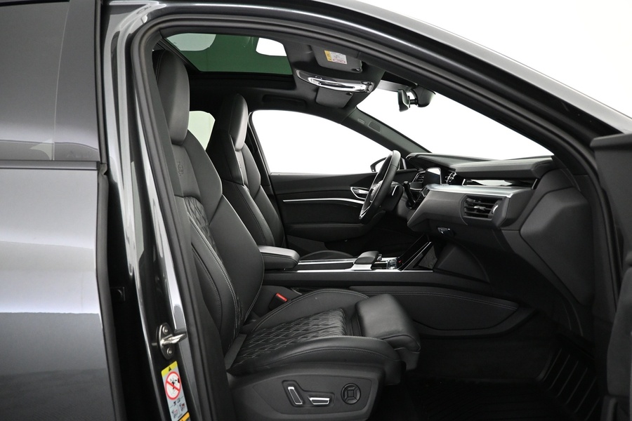 Audi Q8 e-tron vaihtoauto