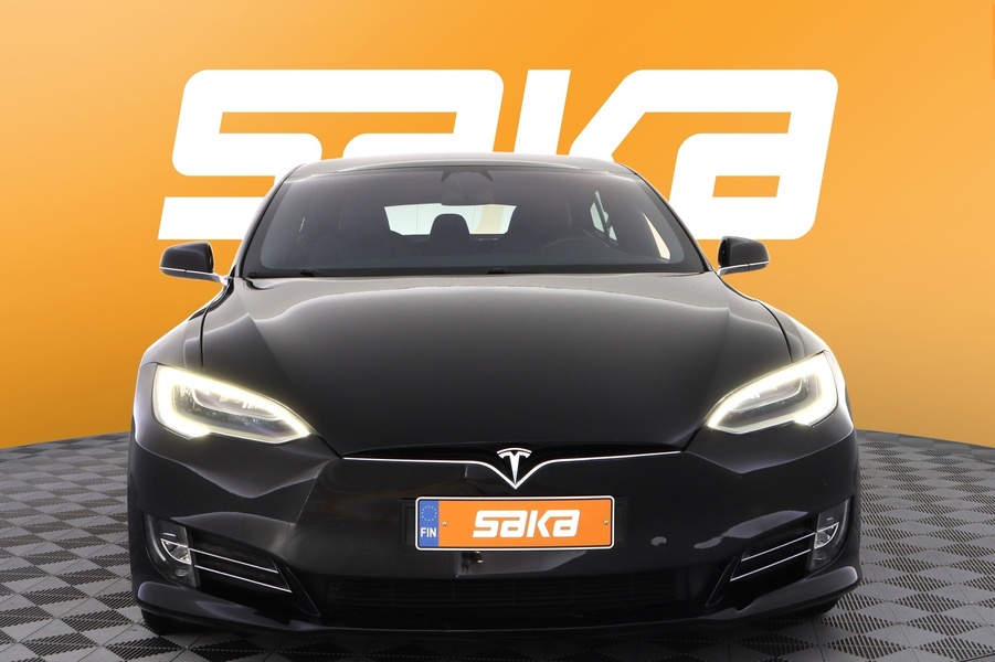 Tesla Model S vaihtoauto