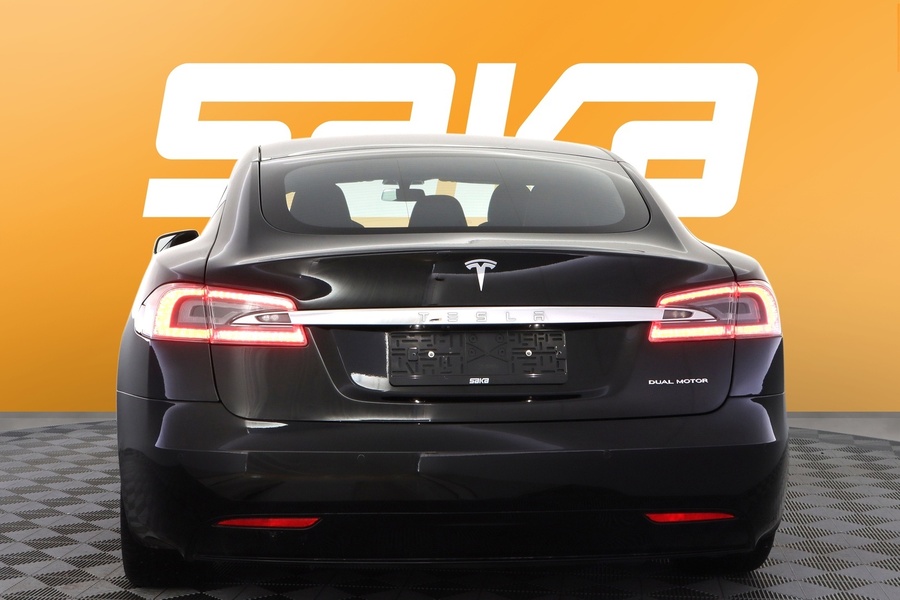 Tesla Model S vaihtoauto