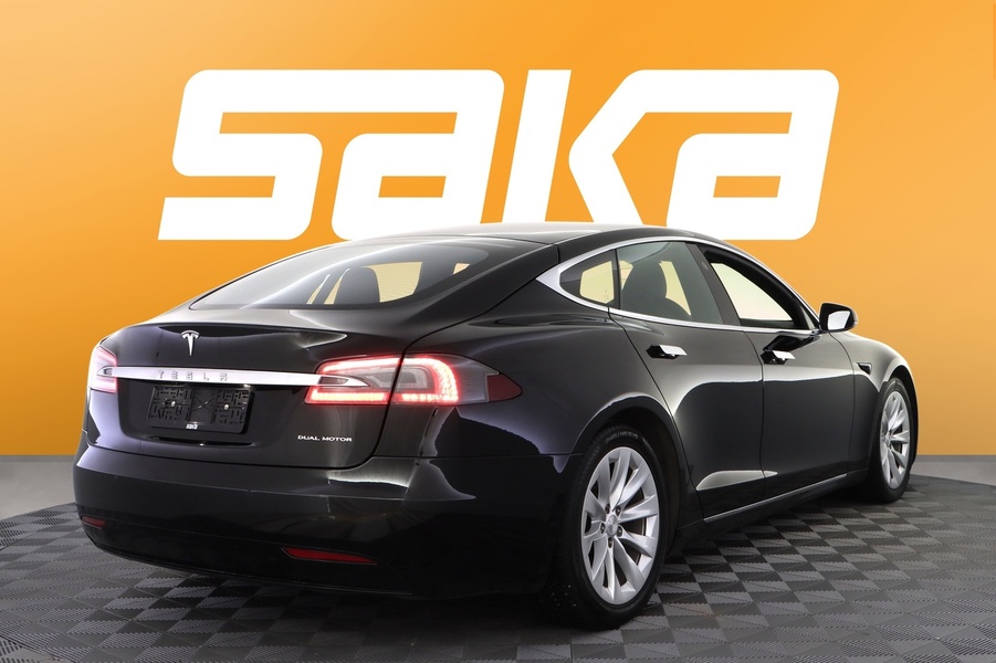 Tesla Model S vaihtoauto