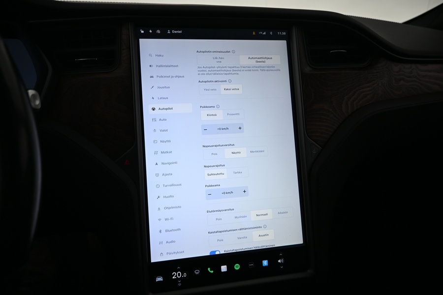 Tesla Model S vaihtoauto