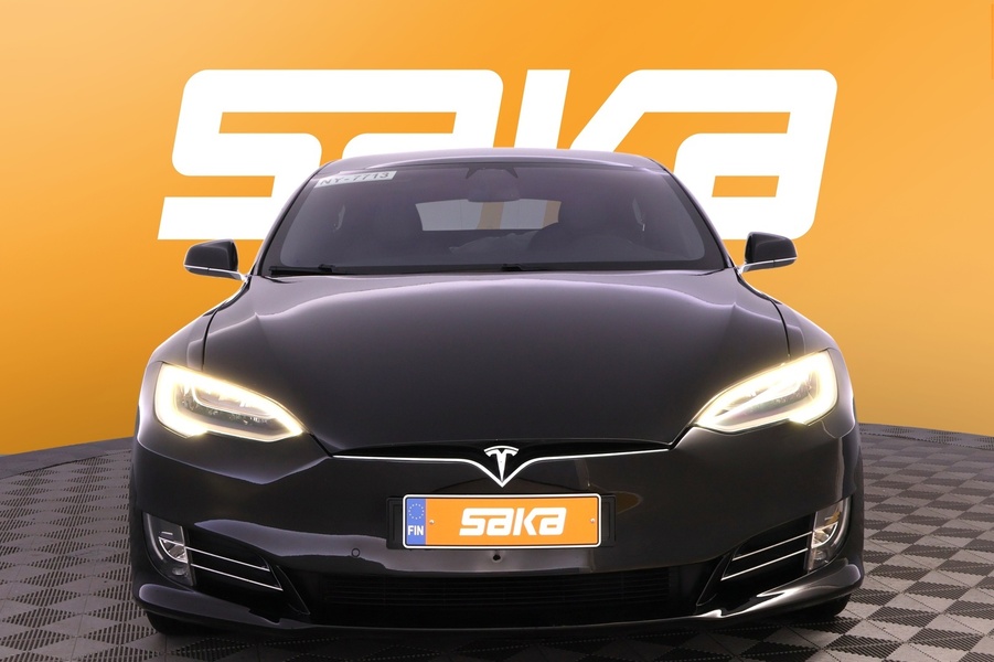 Tesla Model S vaihtoauto