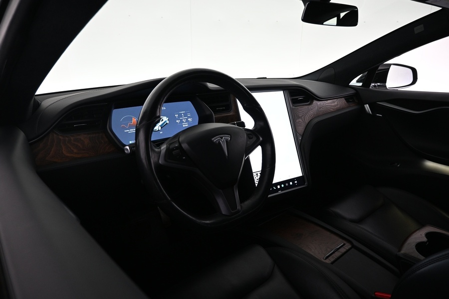 Tesla Model S vaihtoauto