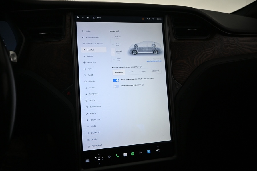 Tesla Model S vaihtoauto