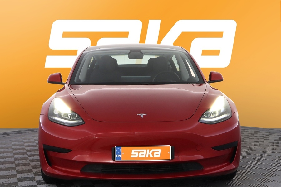 Tesla Model 3 vaihtoauto
