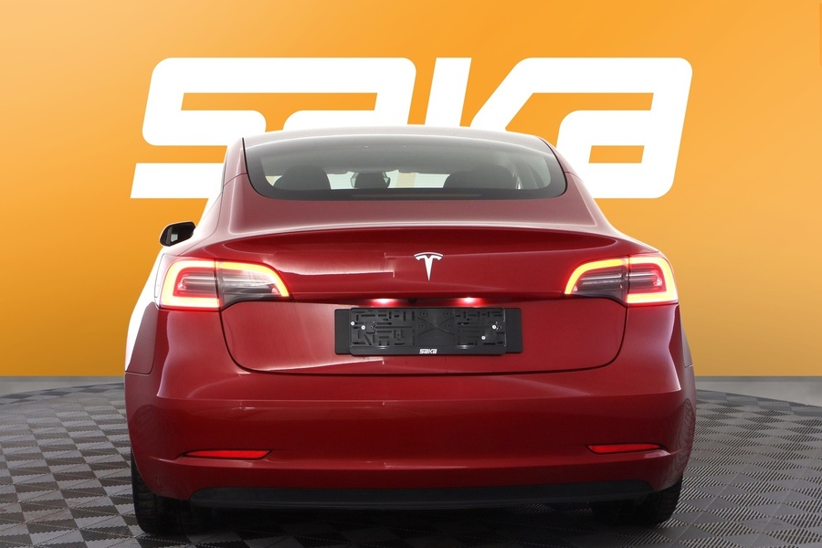 Tesla Model 3 vaihtoauto