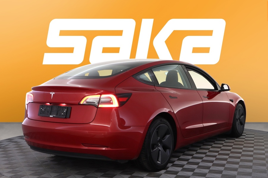 Tesla Model 3 vaihtoauto