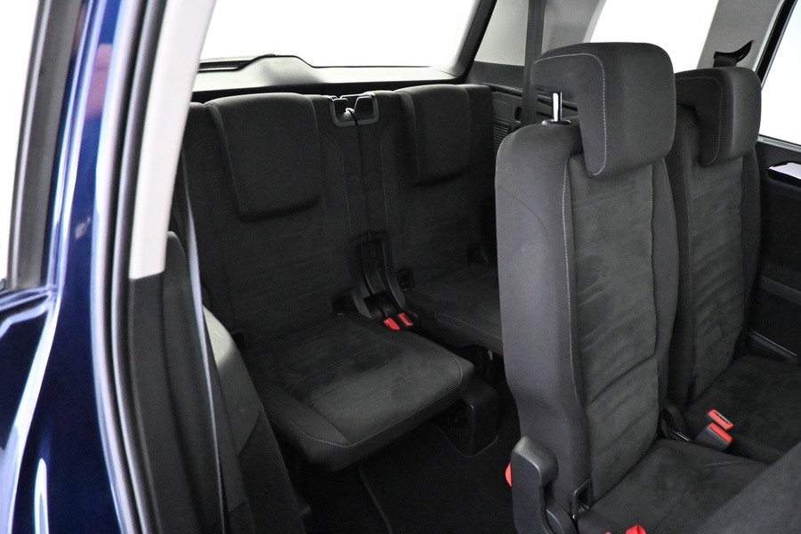 Volkswagen Touran vaihtoauto