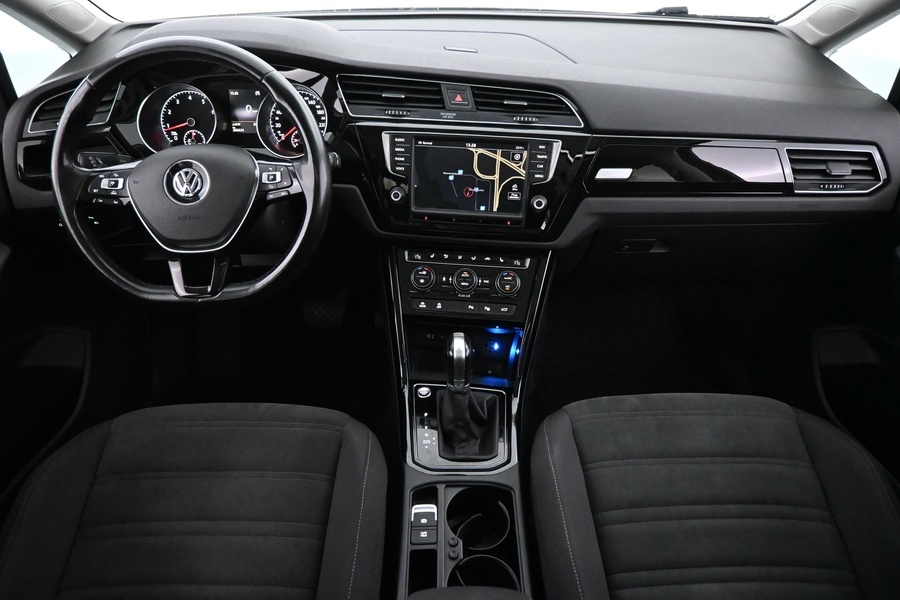 Volkswagen Touran vaihtoauto