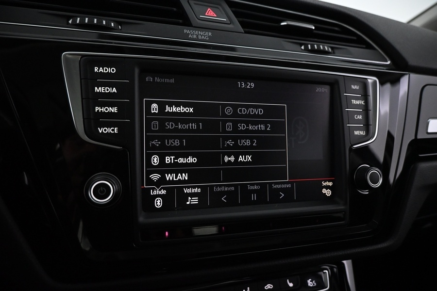 Volkswagen Touran vaihtoauto