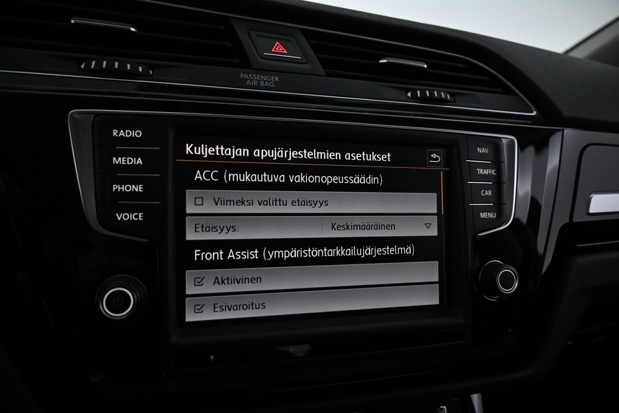 Volkswagen Touran vaihtoauto