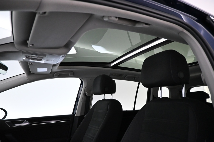 Volkswagen Touran vaihtoauto