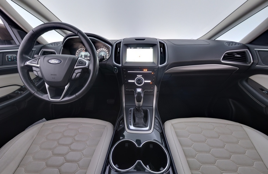 Ford S-MAX vaihtoauto