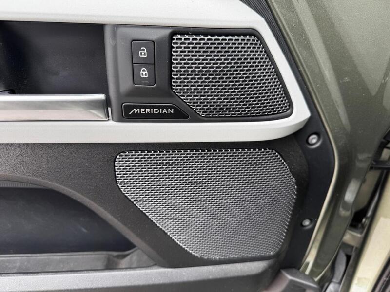 Land Rover Defender vaihtoauto