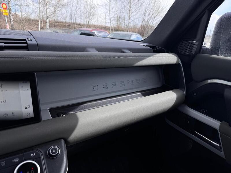 Land Rover Defender vaihtoauto