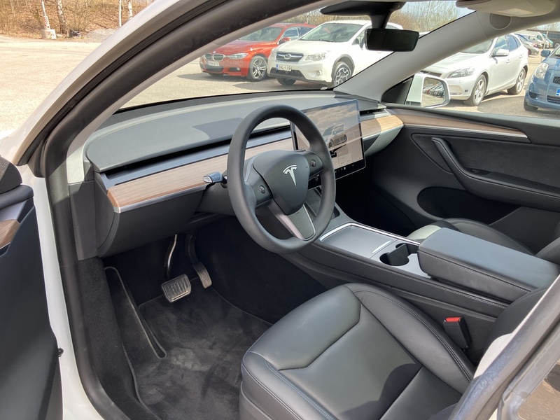 Tesla Model Y vaihtoauto
