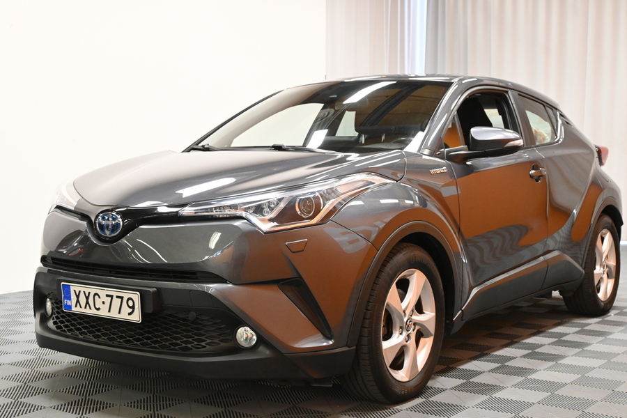 Toyota C-HR vaihtoauto