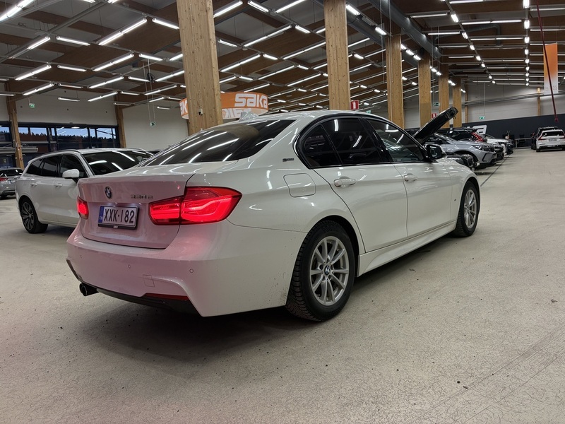 BMW 330 vaihtoauto