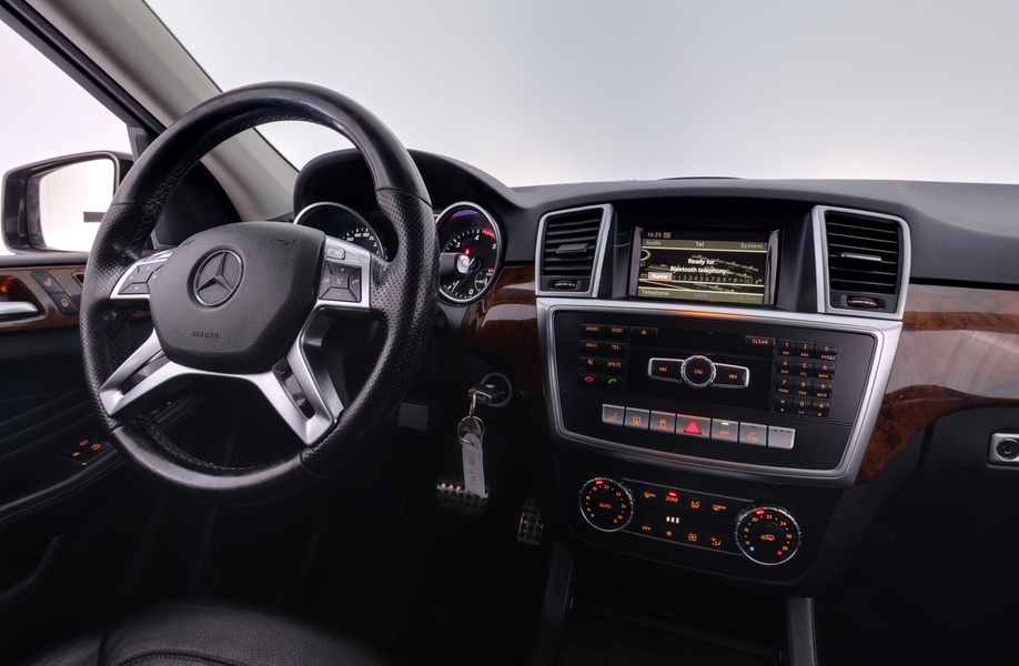 Mercedes-Benz ML vaihtoauto