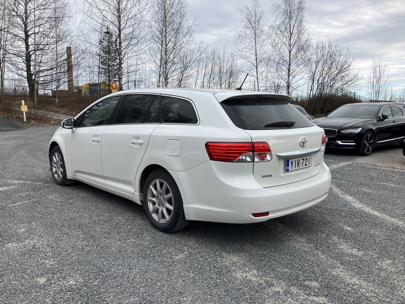 Toyota Avensis vaihtoauto