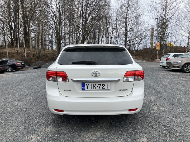 Toyota Avensis vaihtoauto