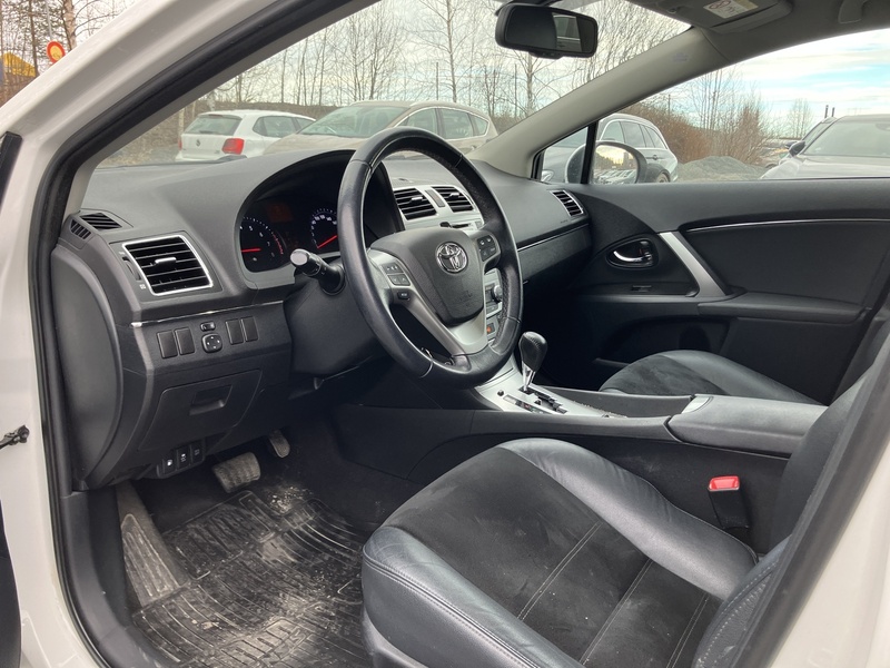 Toyota Avensis vaihtoauto