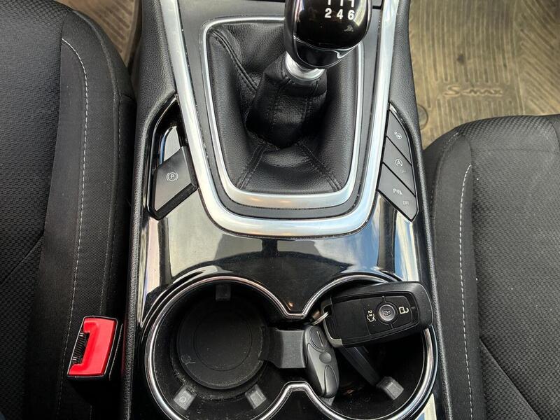 Ford S-MAX vaihtoauto