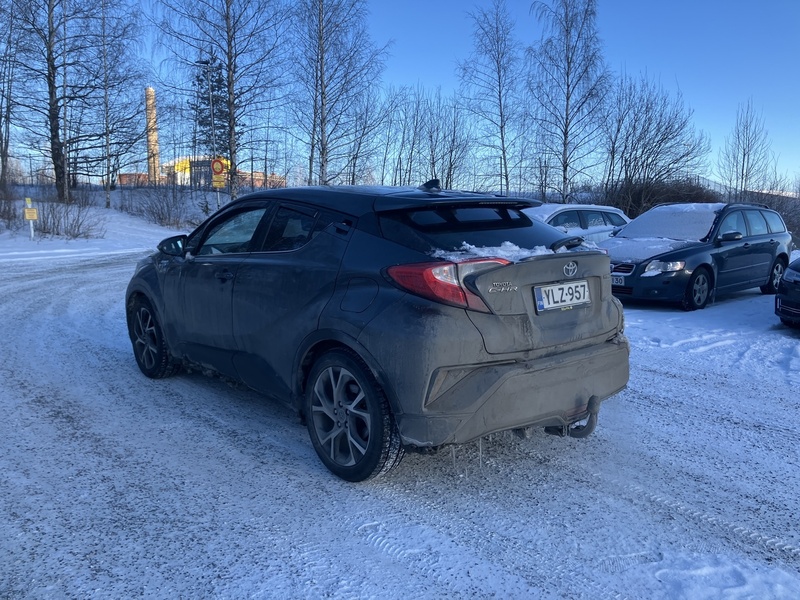 Toyota C-HR vaihtoauto