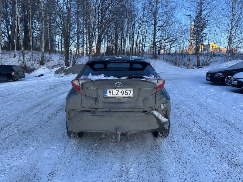 Toyota C-HR vaihtoauto