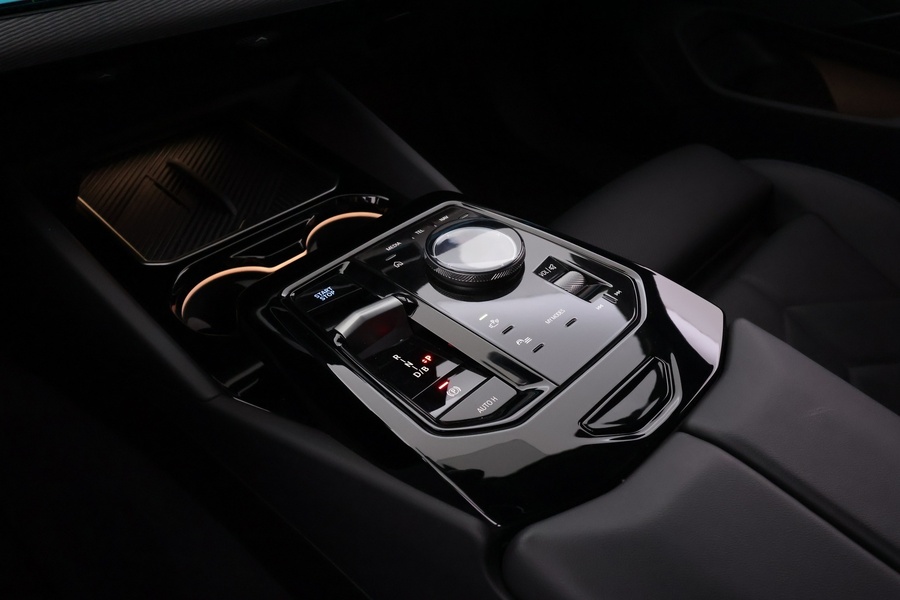 BMW i5 vaihtoauto