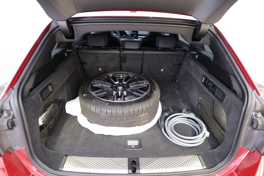 BMW i5 vaihtoauto
