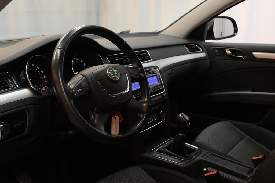 Skoda Superb vaihtoauto