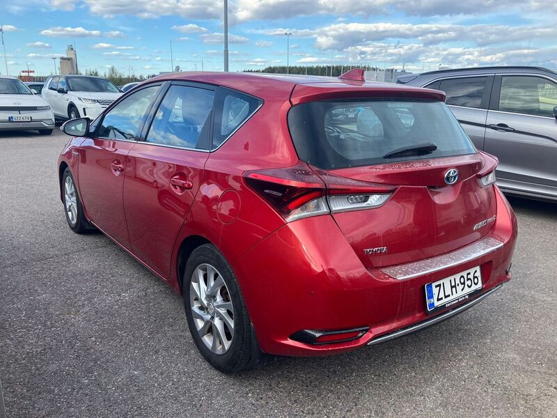 Toyota Auris vaihtoauto