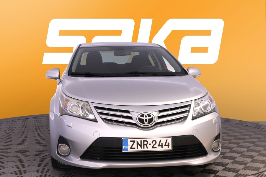 Toyota Avensis vaihtoauto