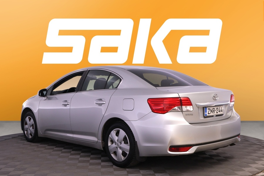 Toyota Avensis vaihtoauto