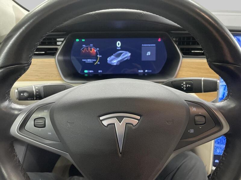 Tesla Model S vaihtoauto