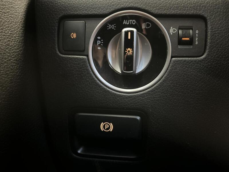 Mercedes-Benz SLC vaihtoauto