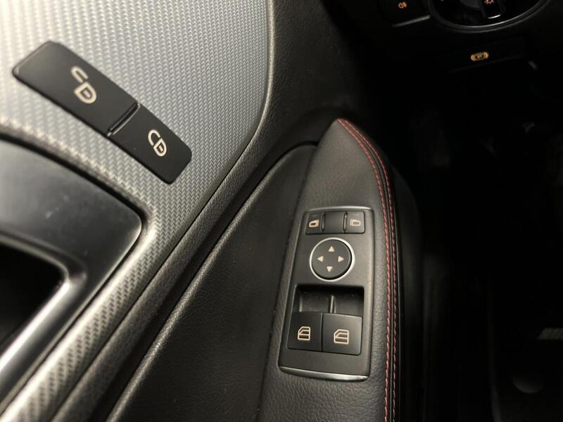 Mercedes-Benz SLC vaihtoauto