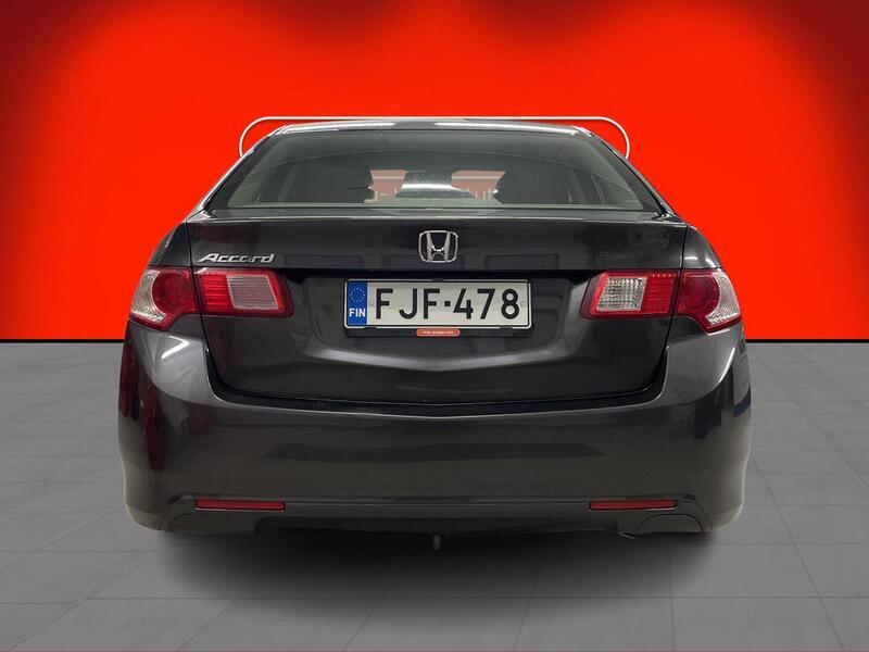 Honda Accord vaihtoauto