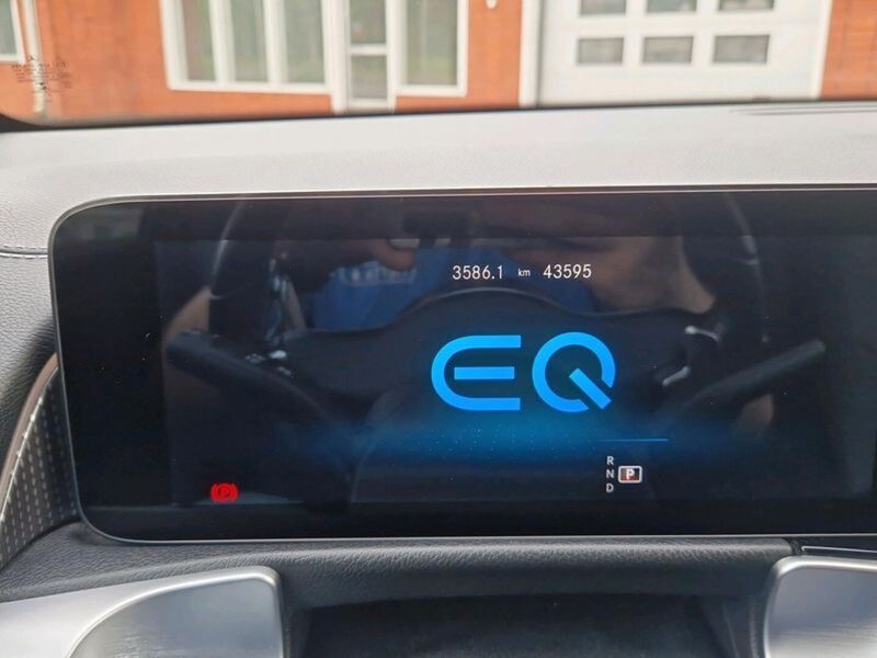 Mercedes-Benz EQB vaihtoauto