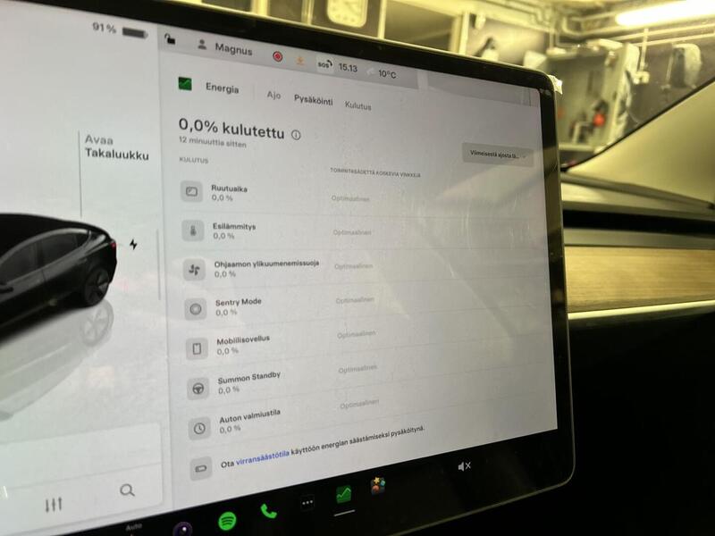 Tesla Model 3 vaihtoauto