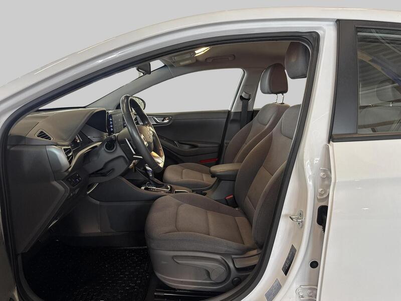 Hyundai IONIQ plug-in vaihtoauto