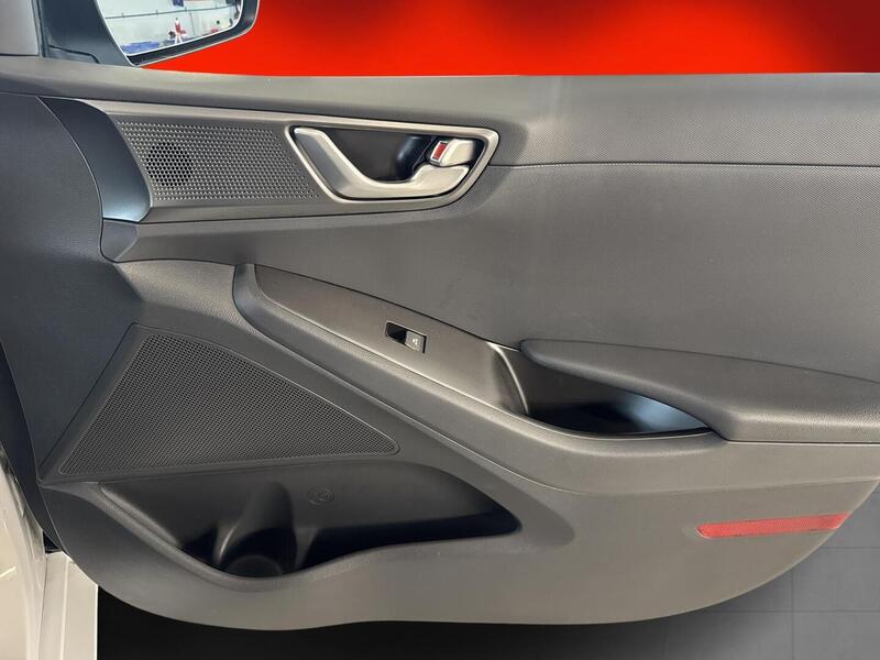 Hyundai IONIQ plug-in vaihtoauto