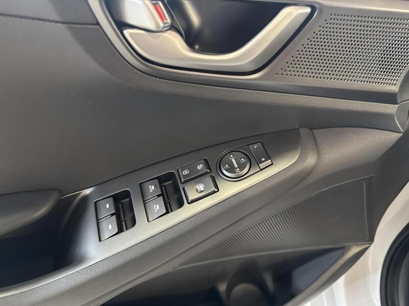 Hyundai IONIQ plug-in vaihtoauto