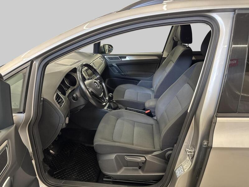 Volkswagen Golf Sportsvan vaihtoauto